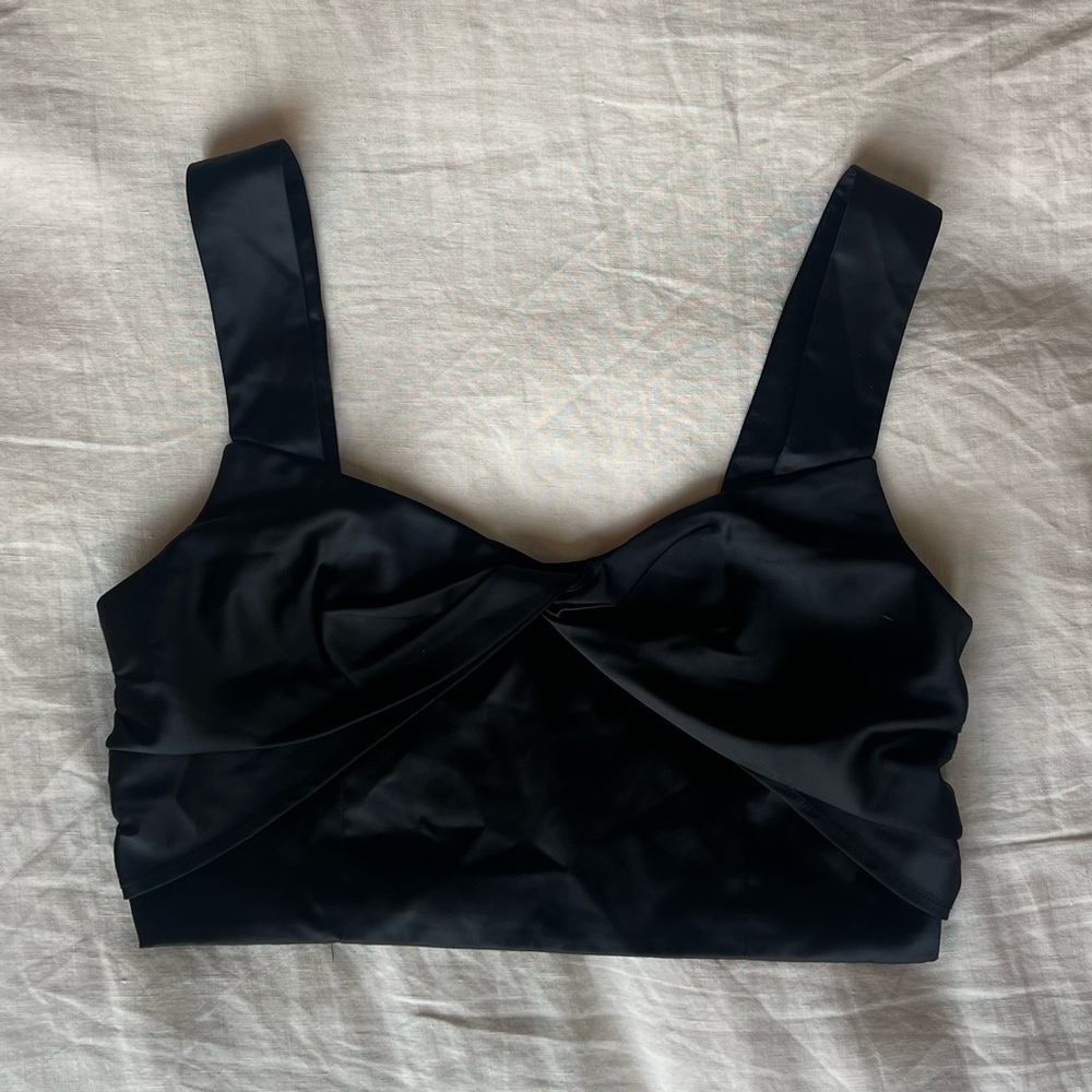Urban Revivo Satin Bustier Crop Top, in US 8 (fits more like US 4/6) 🖤